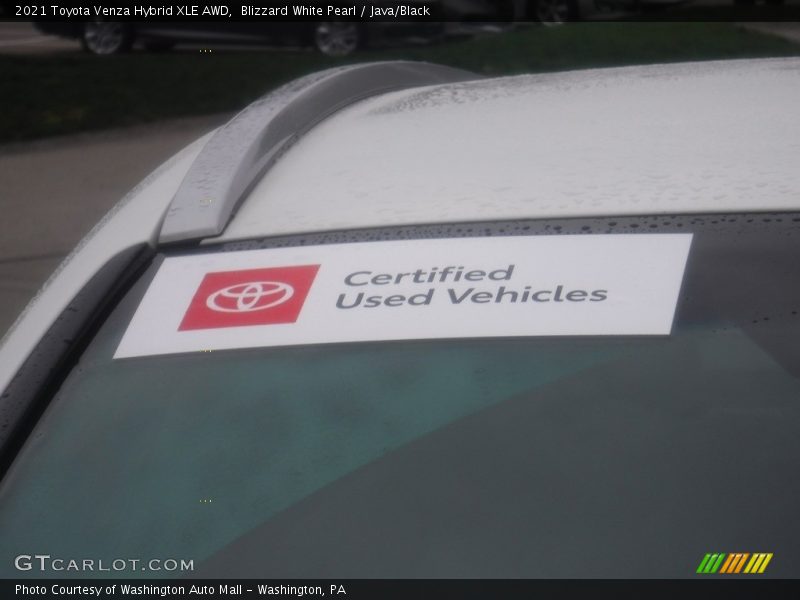 Blizzard White Pearl / Java/Black 2021 Toyota Venza Hybrid XLE AWD