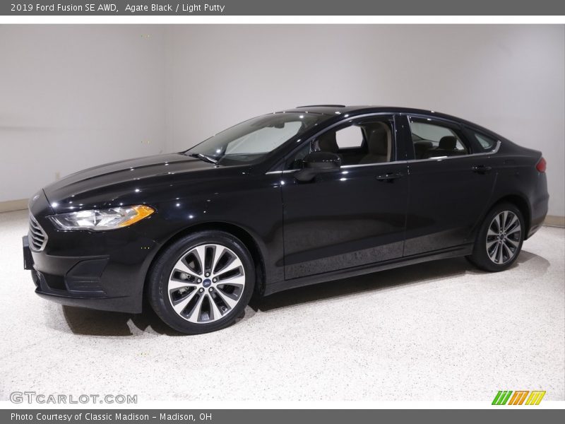  2019 Fusion SE AWD Agate Black