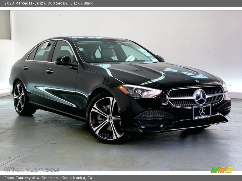 Front 3/4 View of 2023 C 300 Sedan