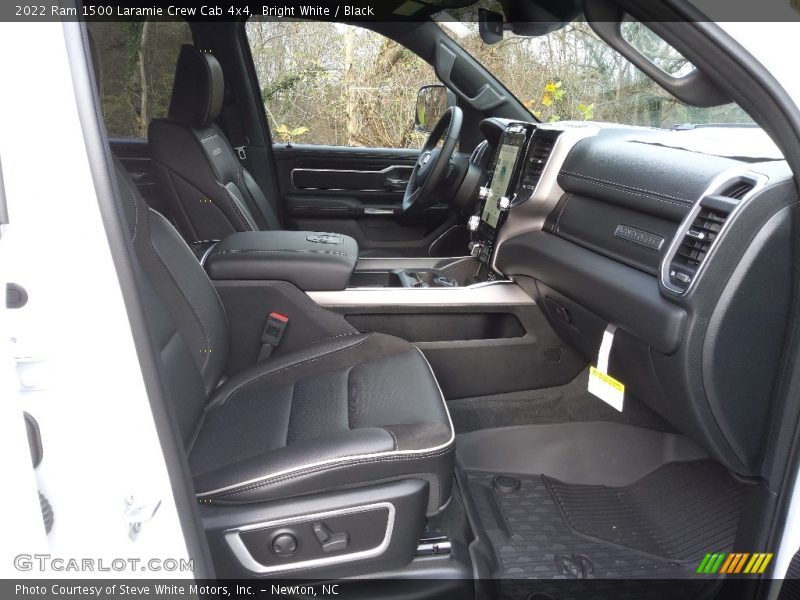 Bright White / Black 2022 Ram 1500 Laramie Crew Cab 4x4