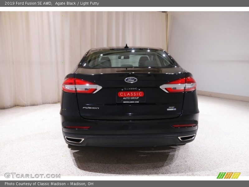 Agate Black / Light Putty 2019 Ford Fusion SE AWD