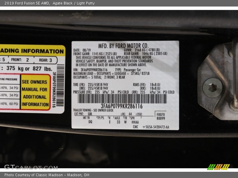 2019 Fusion SE AWD Agate Black Color Code UM