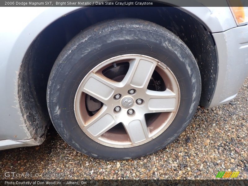 Bright Silver Metallic / Dark Slate Gray/Light Graystone 2006 Dodge Magnum SXT