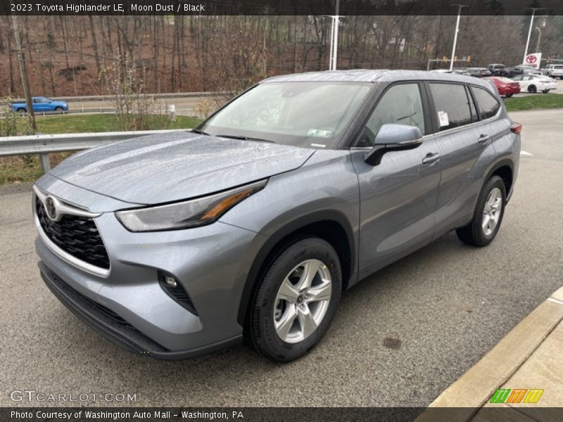 Front 3/4 View of 2023 Highlander LE