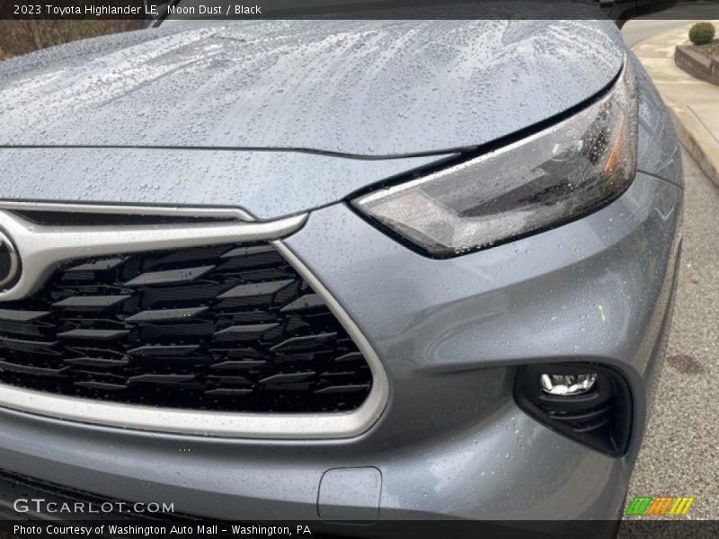 Moon Dust / Black 2023 Toyota Highlander LE