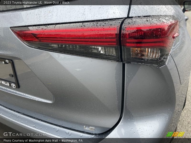 Moon Dust / Black 2023 Toyota Highlander LE