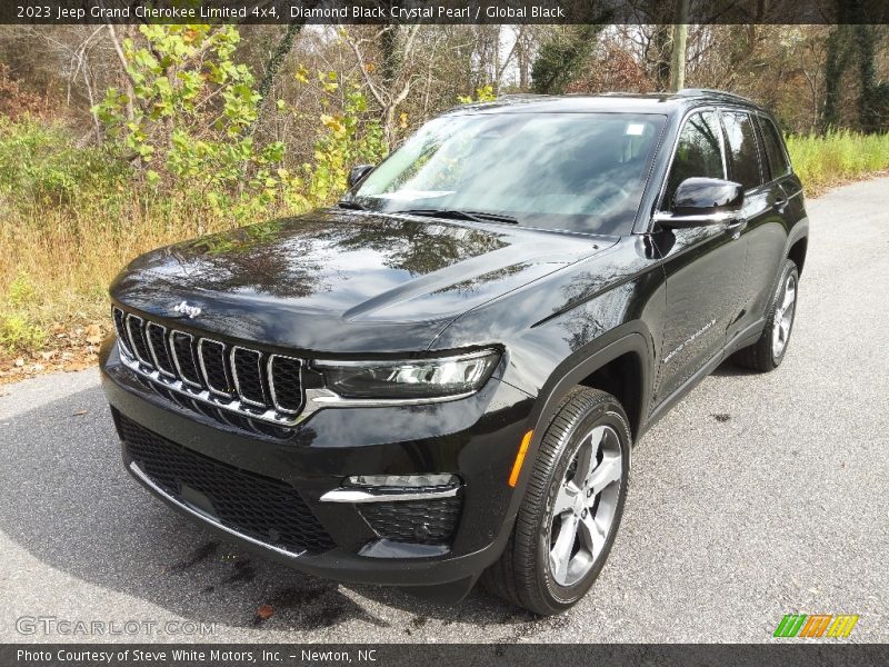 Diamond Black Crystal Pearl / Global Black 2023 Jeep Grand Cherokee Limited 4x4