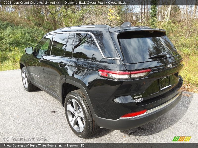 Diamond Black Crystal Pearl / Global Black 2023 Jeep Grand Cherokee Limited 4x4
