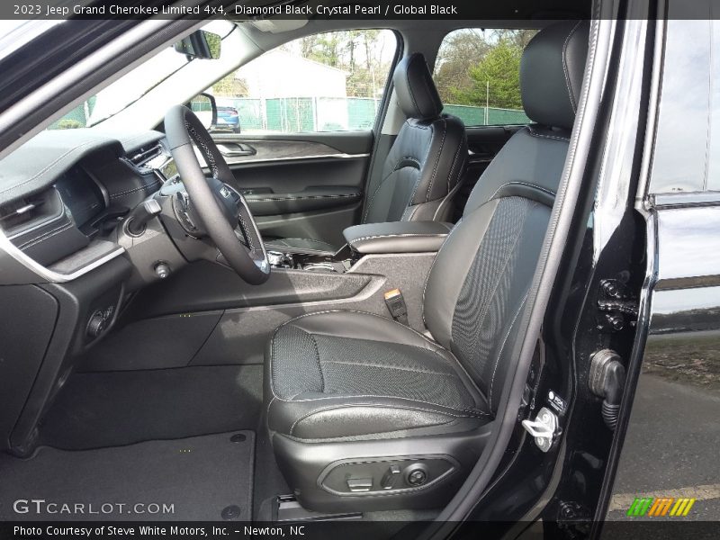 Front Seat of 2023 Grand Cherokee Limited 4x4