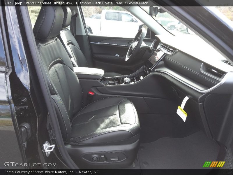 Diamond Black Crystal Pearl / Global Black 2023 Jeep Grand Cherokee Limited 4x4