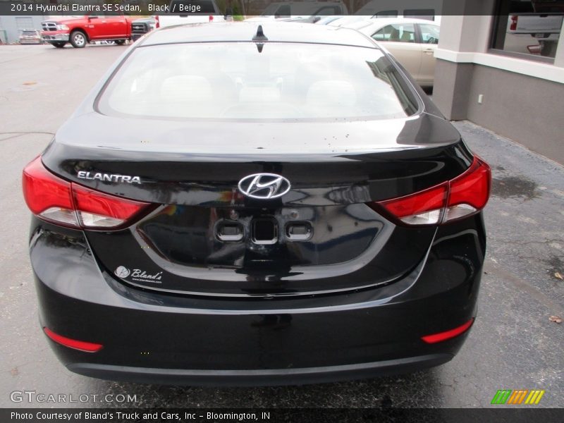 Black / Beige 2014 Hyundai Elantra SE Sedan