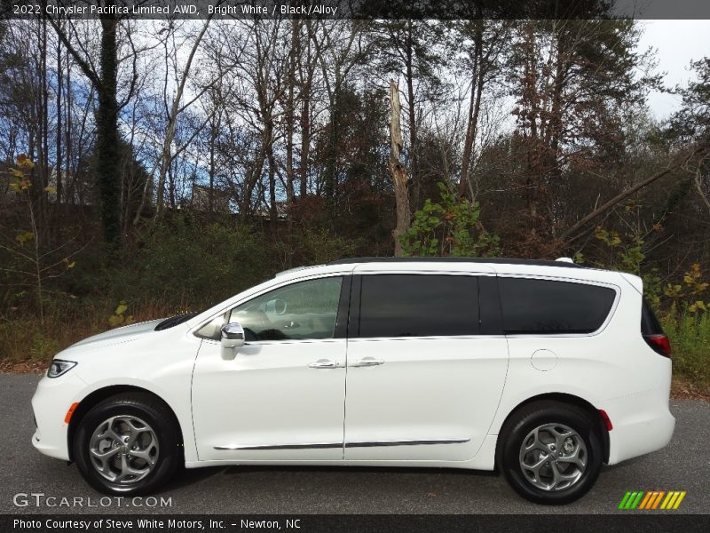 Bright White / Black/Alloy 2022 Chrysler Pacifica Limited AWD