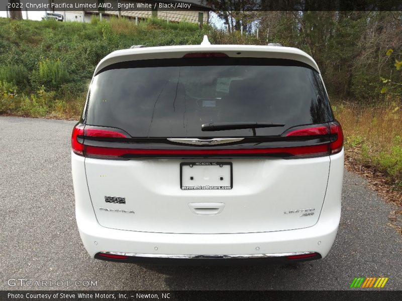 Bright White / Black/Alloy 2022 Chrysler Pacifica Limited AWD