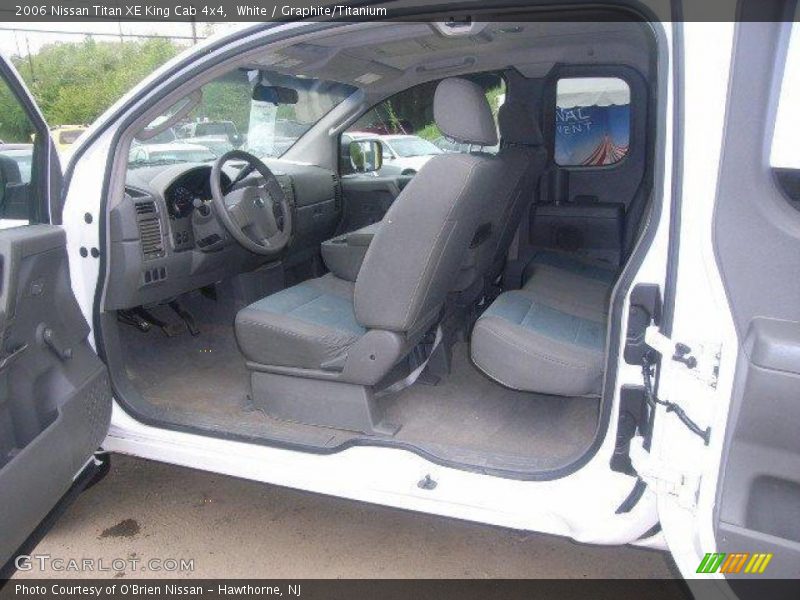 White / Graphite/Titanium 2006 Nissan Titan XE King Cab 4x4