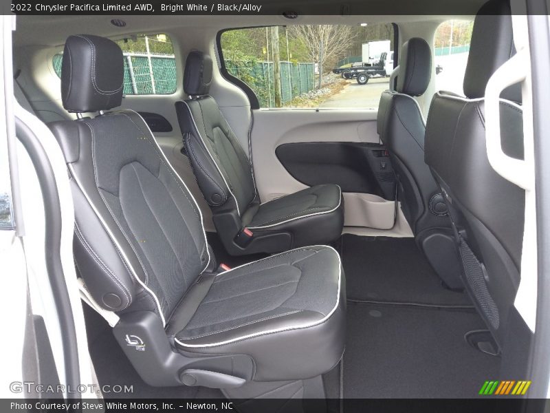 Bright White / Black/Alloy 2022 Chrysler Pacifica Limited AWD