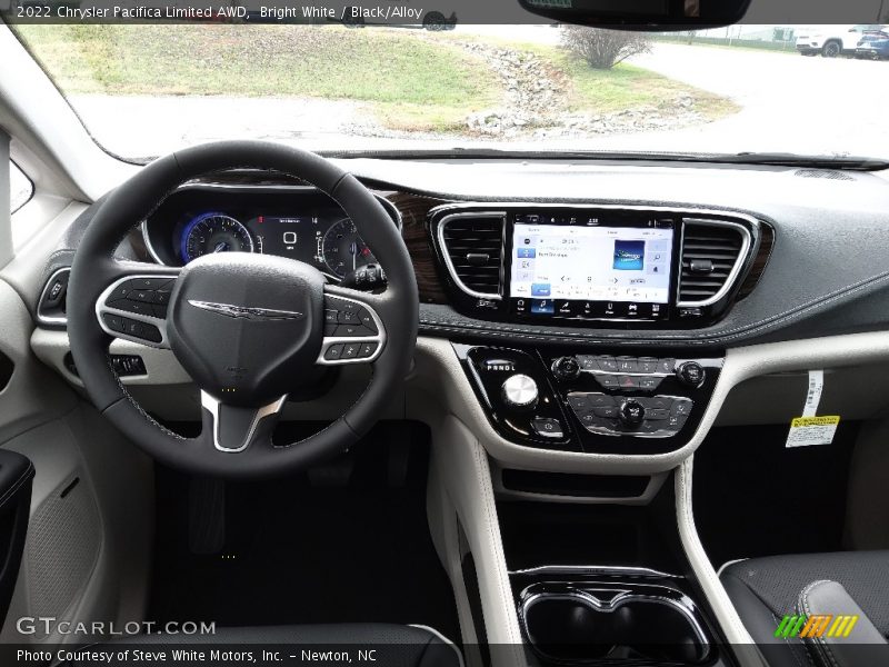 Bright White / Black/Alloy 2022 Chrysler Pacifica Limited AWD