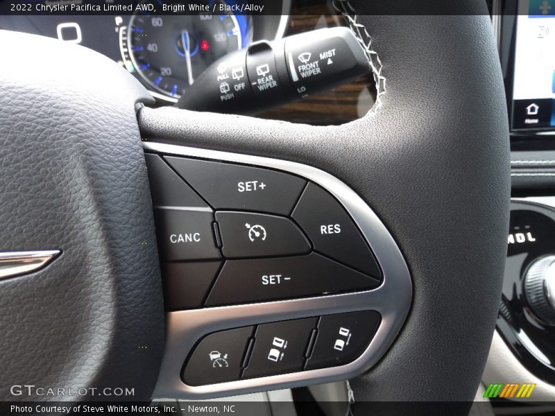 Bright White / Black/Alloy 2022 Chrysler Pacifica Limited AWD