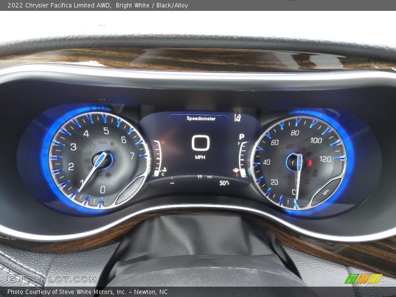 Bright White / Black/Alloy 2022 Chrysler Pacifica Limited AWD