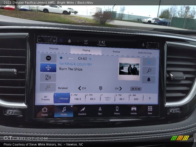 Bright White / Black/Alloy 2022 Chrysler Pacifica Limited AWD
