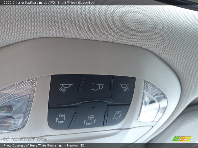 Bright White / Black/Alloy 2022 Chrysler Pacifica Limited AWD
