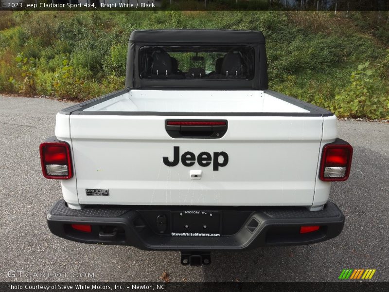 Bright White / Black 2023 Jeep Gladiator Sport 4x4