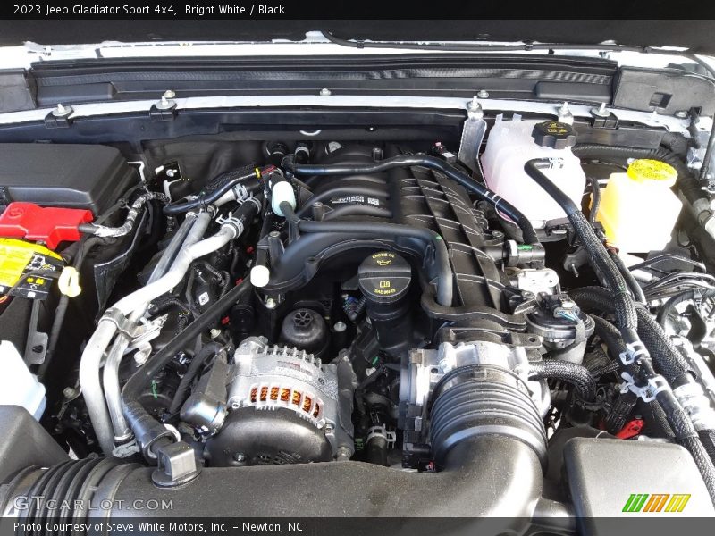 Bright White / Black 2023 Jeep Gladiator Sport 4x4