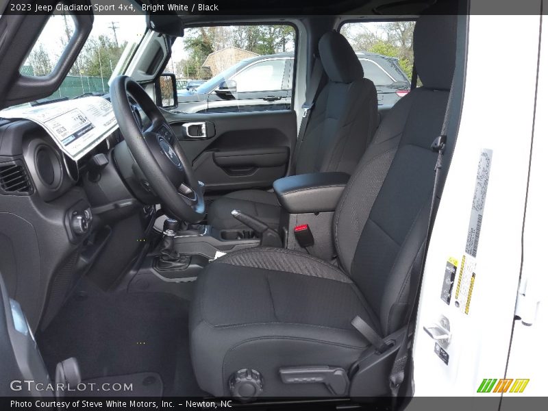Bright White / Black 2023 Jeep Gladiator Sport 4x4