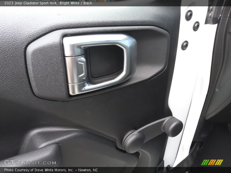 Bright White / Black 2023 Jeep Gladiator Sport 4x4