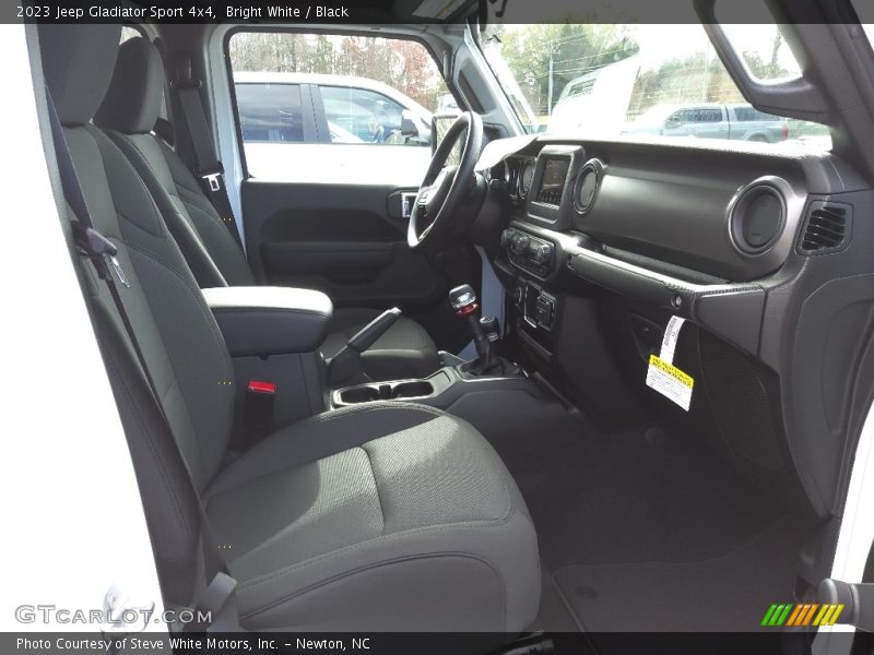 Bright White / Black 2023 Jeep Gladiator Sport 4x4