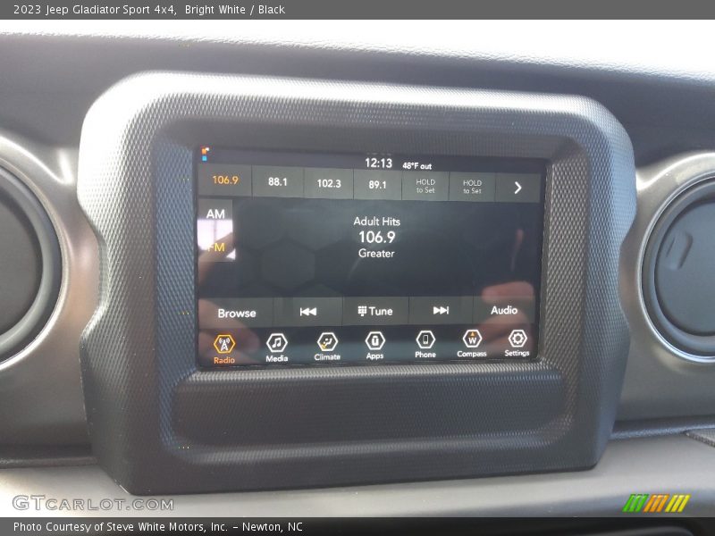 Bright White / Black 2023 Jeep Gladiator Sport 4x4