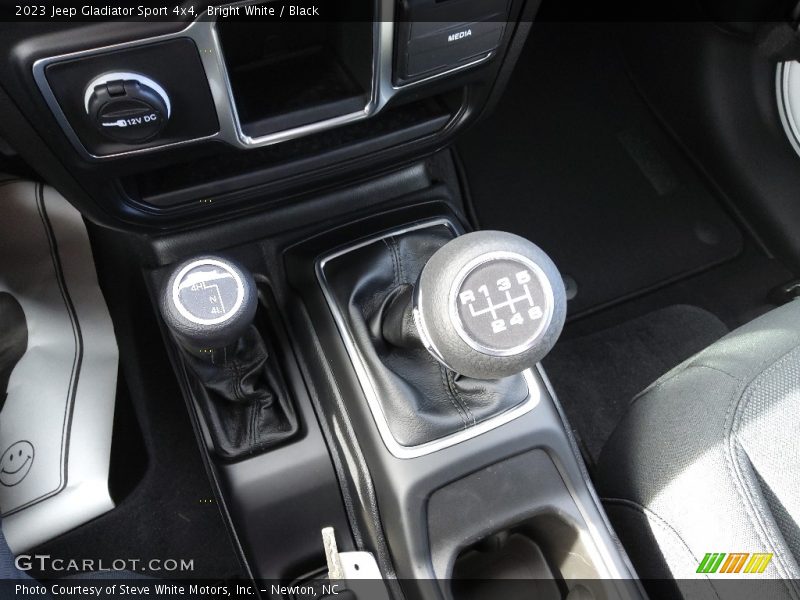 Bright White / Black 2023 Jeep Gladiator Sport 4x4