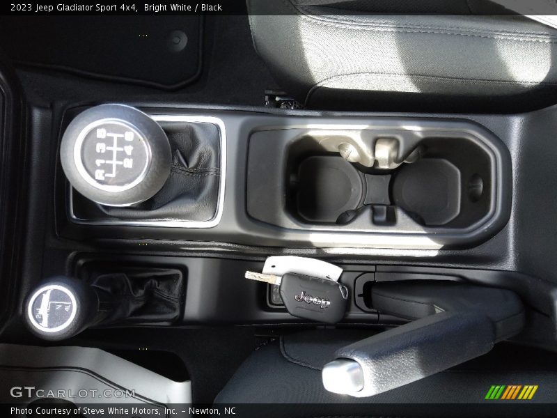 Bright White / Black 2023 Jeep Gladiator Sport 4x4