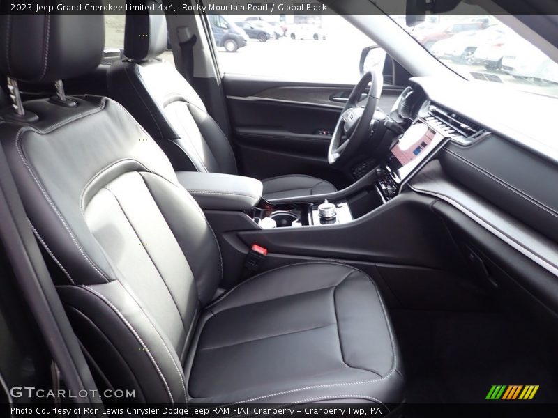 Rocky Mountain Pearl / Global Black 2023 Jeep Grand Cherokee Limited 4x4