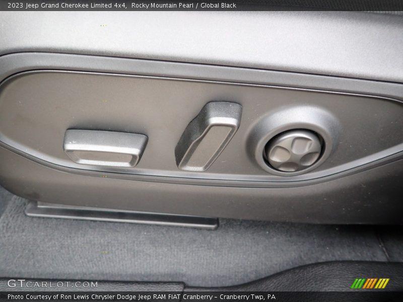 Rocky Mountain Pearl / Global Black 2023 Jeep Grand Cherokee Limited 4x4