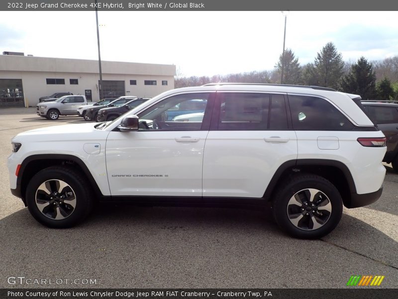 Bright White / Global Black 2022 Jeep Grand Cherokee 4XE Hybrid