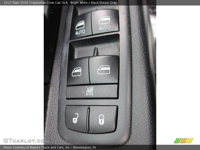 Bright White / Black/Diesel Gray 2017 Ram 3500 Tradesman Crew Cab 4x4