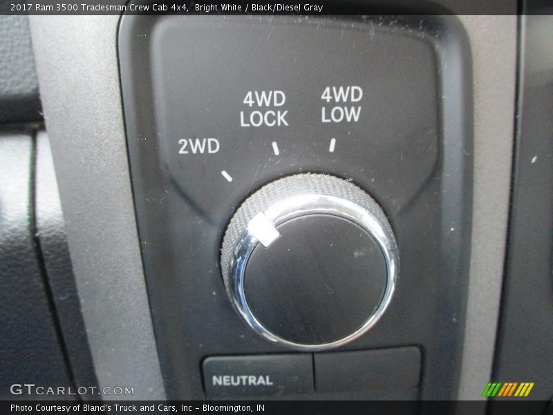 Bright White / Black/Diesel Gray 2017 Ram 3500 Tradesman Crew Cab 4x4