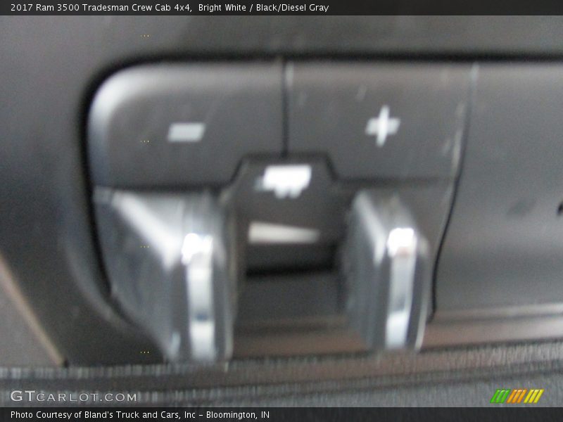 Bright White / Black/Diesel Gray 2017 Ram 3500 Tradesman Crew Cab 4x4