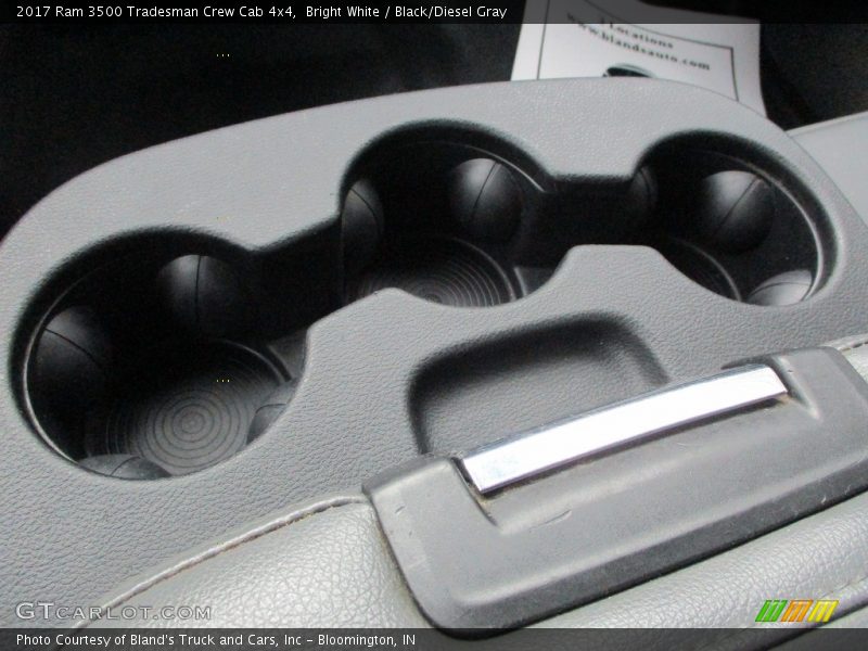 Bright White / Black/Diesel Gray 2017 Ram 3500 Tradesman Crew Cab 4x4