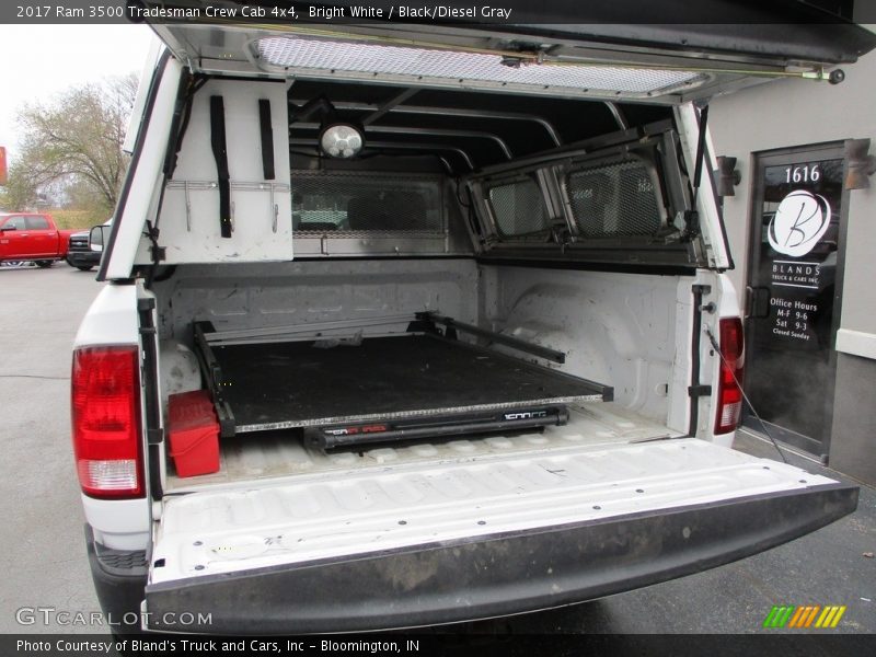 Bright White / Black/Diesel Gray 2017 Ram 3500 Tradesman Crew Cab 4x4