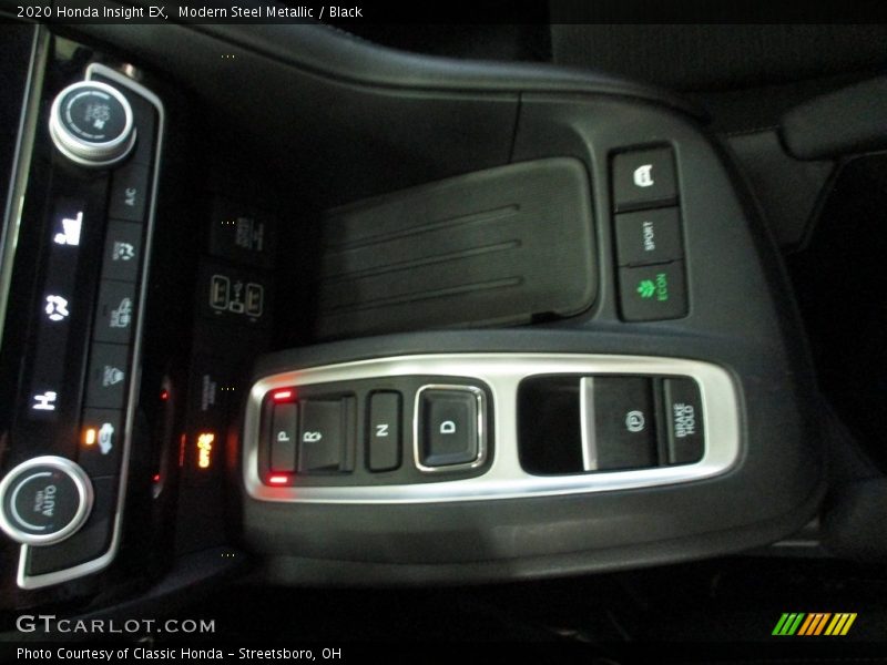 Modern Steel Metallic / Black 2020 Honda Insight EX