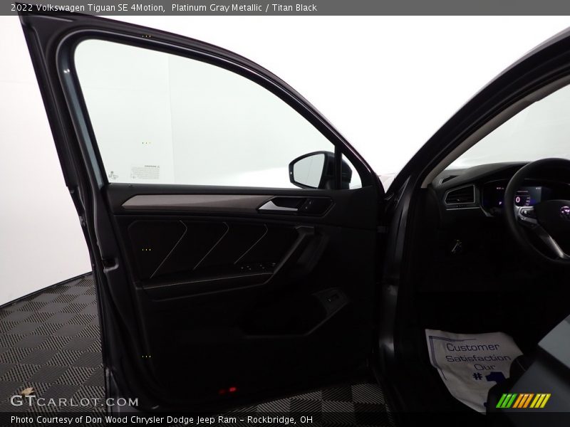 Platinum Gray Metallic / Titan Black 2022 Volkswagen Tiguan SE 4Motion