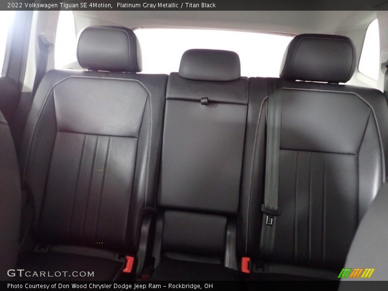 Platinum Gray Metallic / Titan Black 2022 Volkswagen Tiguan SE 4Motion