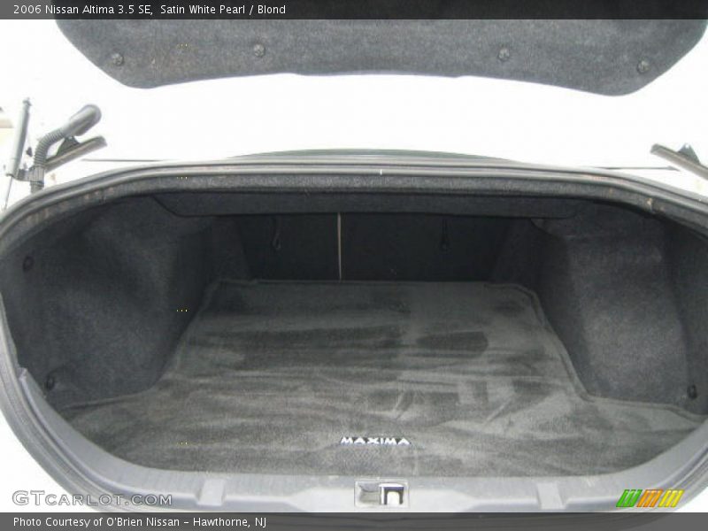 Satin White Pearl / Blond 2006 Nissan Altima 3.5 SE