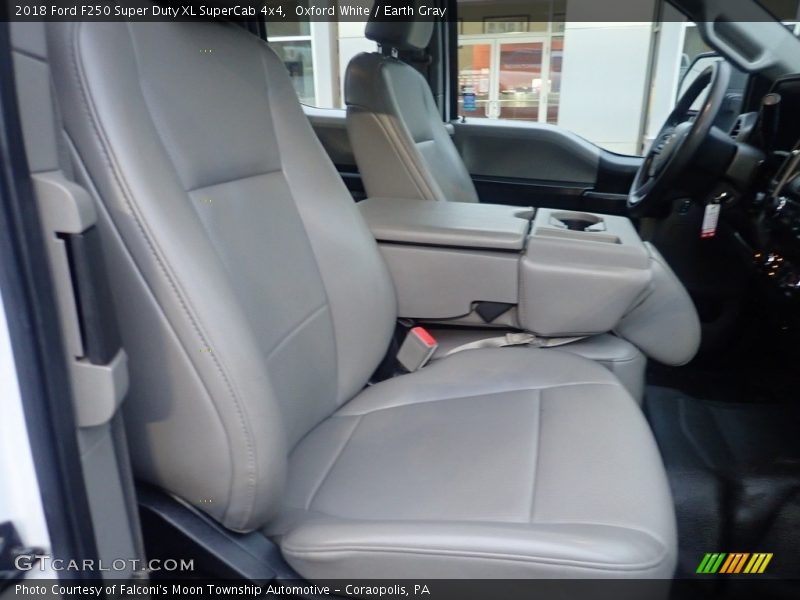 Oxford White / Earth Gray 2018 Ford F250 Super Duty XL SuperCab 4x4