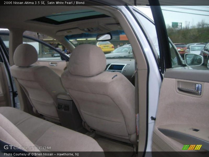 Satin White Pearl / Blond 2006 Nissan Altima 3.5 SE