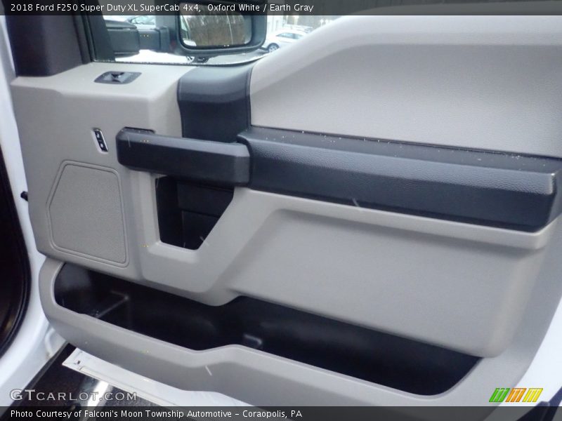 Oxford White / Earth Gray 2018 Ford F250 Super Duty XL SuperCab 4x4