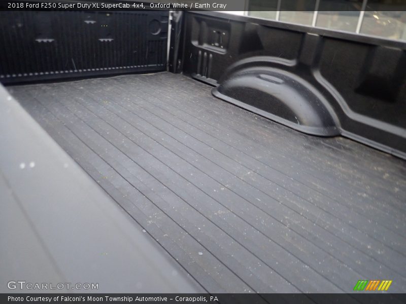 Oxford White / Earth Gray 2018 Ford F250 Super Duty XL SuperCab 4x4