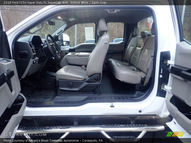 Oxford White / Earth Gray 2018 Ford F250 Super Duty XL SuperCab 4x4