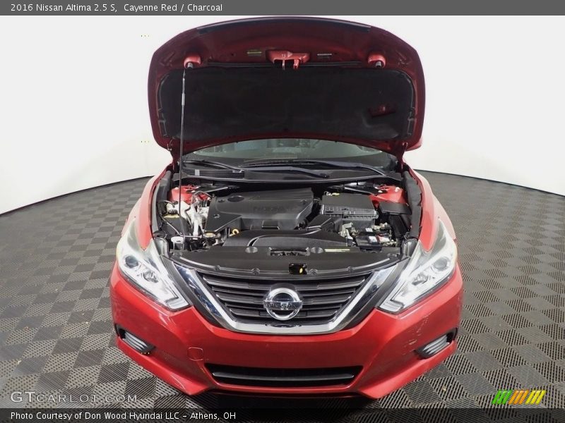 Cayenne Red / Charcoal 2016 Nissan Altima 2.5 S